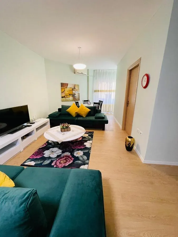 New Apartment In Center Of Тирана