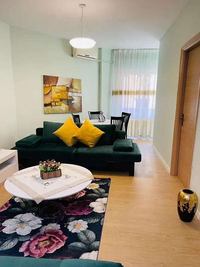 New Apartment In Center Of Тирана